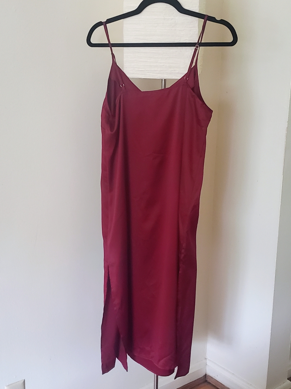 Forever 21 Burgundy Satin Slip Midi Dress Spaghetti Straps Size Large - Picture 4 of 8